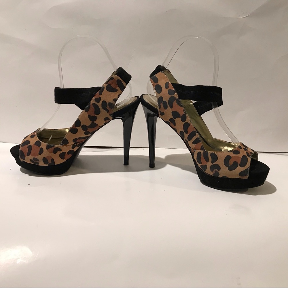 Carlos by Carlos Santana Peep Toe Slingback Heels Suede Leopard Print Size 6 1/2 - Picture 4 of 16